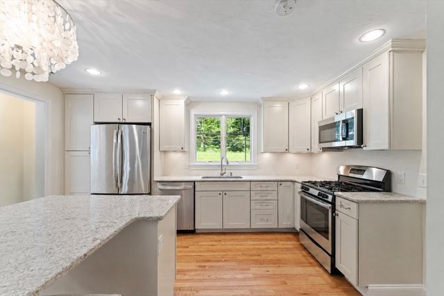 10 Mayflower Path, Wayland, MA 01778