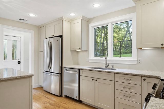 10 Mayflower Path, Wayland, MA 01778