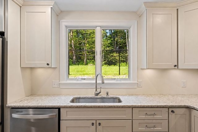 10 Mayflower Path, Wayland, MA 01778