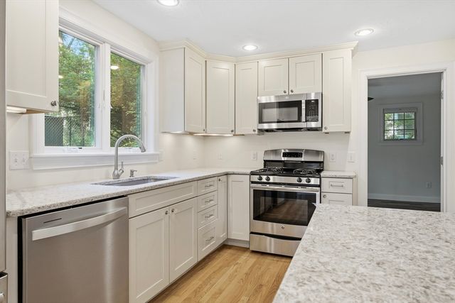 10 Mayflower Path, Wayland, MA 01778