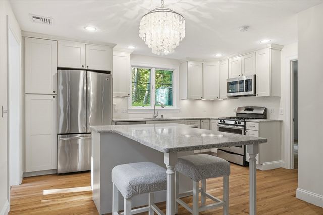 10 Mayflower Path, Wayland, MA 01778