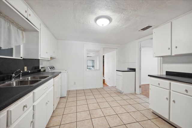 2404 E 14th ST, Austin, TX 78702