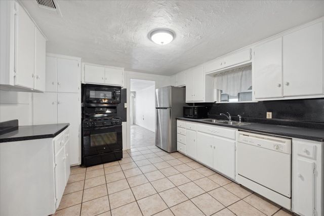 2404 E 14th ST, Austin, TX 78702