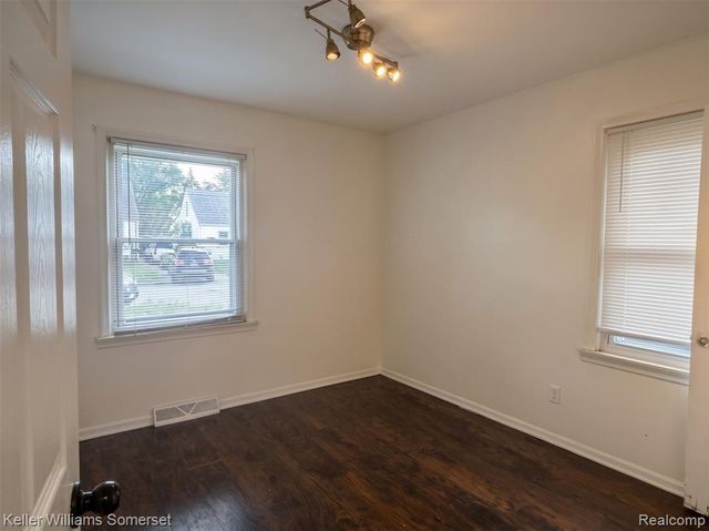 14219 Knox Avenue, Warren, MI 48089