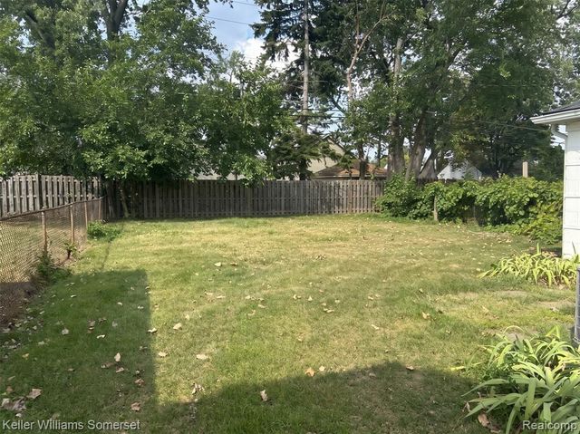 14219 Knox Avenue, Warren, MI 48089