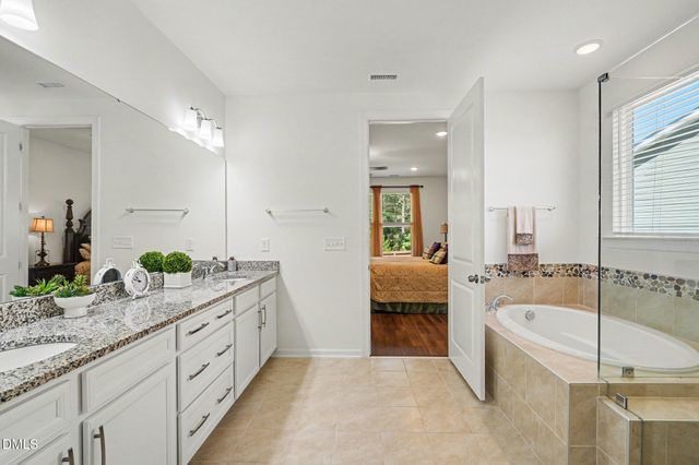 200 Wonderberry Way, Holly Springs, NC 27540