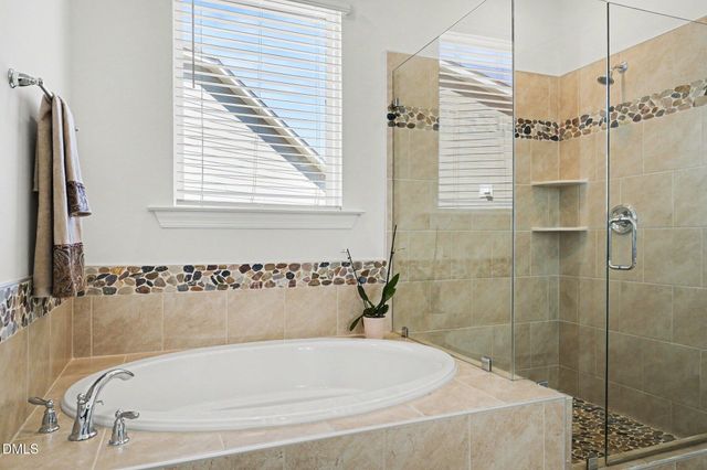 200 Wonderberry Way, Holly Springs, NC 27540