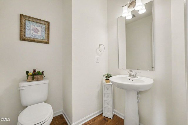 200 Wonderberry Way, Holly Springs, NC 27540