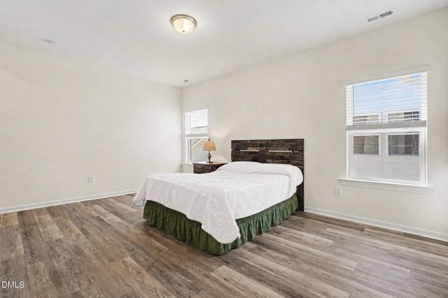 200 Wonderberry Way, Holly Springs, NC 27540