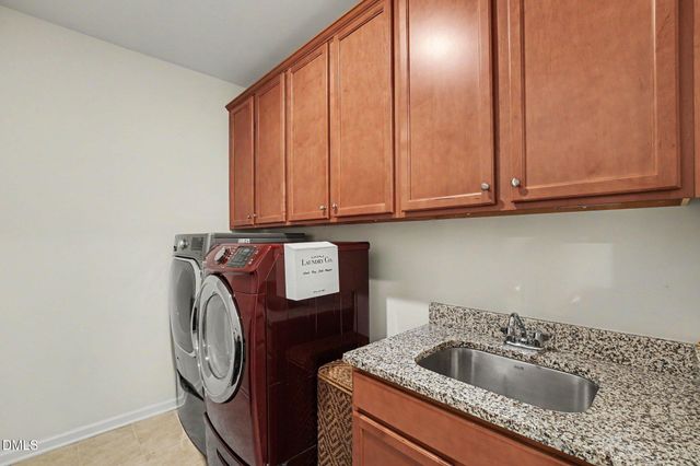 200 Wonderberry Way, Holly Springs, NC 27540