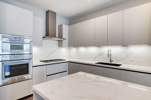 1711 Allen Parkway 2203, Houston, TX 77019