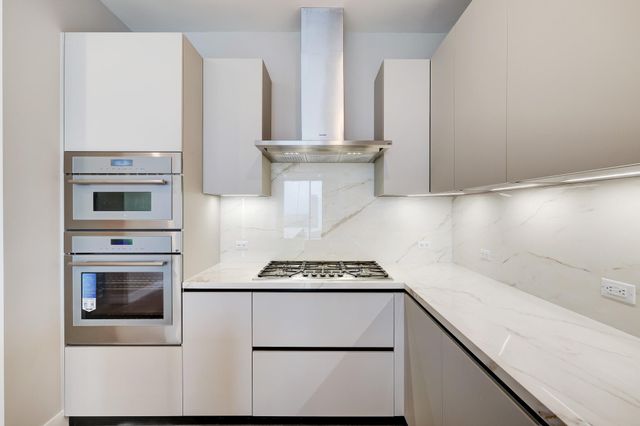 1711 Allen Parkway 2203, Houston, TX 77019