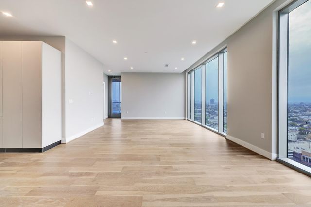 1711 Allen Parkway 2203, Houston, TX 77019