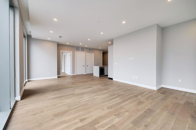 1711 Allen Parkway 2203, Houston, TX 77019