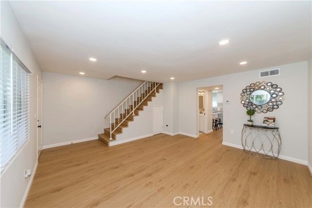 918 Huntington Dr O, Duarte, CA 91010