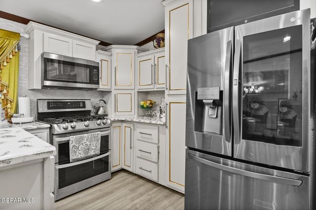 11540 Valle Dorado Road, Socorro, TX 79927