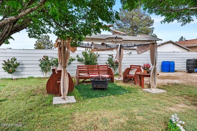 11540 Valle Dorado Road, Socorro, TX 79927
