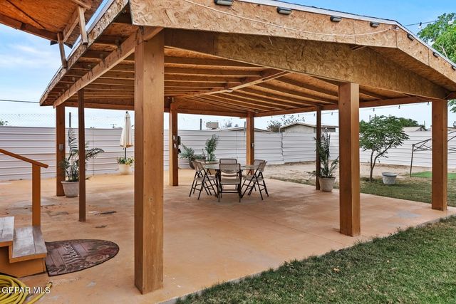 11540 Valle Dorado Road, Socorro, TX 79927