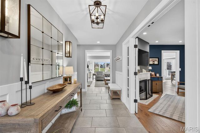 490 Oak Field Court, Washington, MO 63090