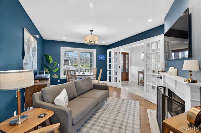 490 Oak Field Court, Washington, MO 63090