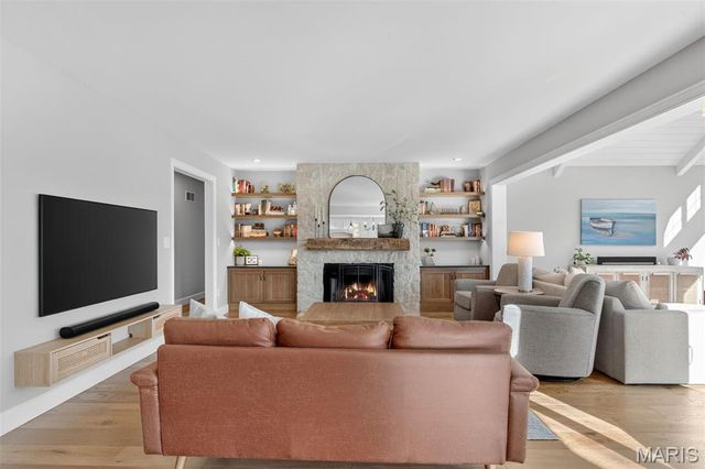 490 Oak Field Court, Washington, MO 63090