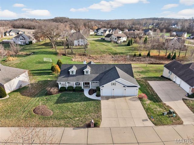 490 Oak Field Court, Washington, MO 63090