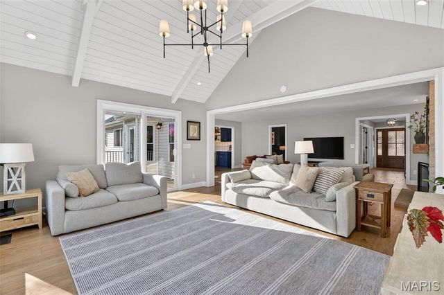 490 Oak Field Court, Washington, MO 63090