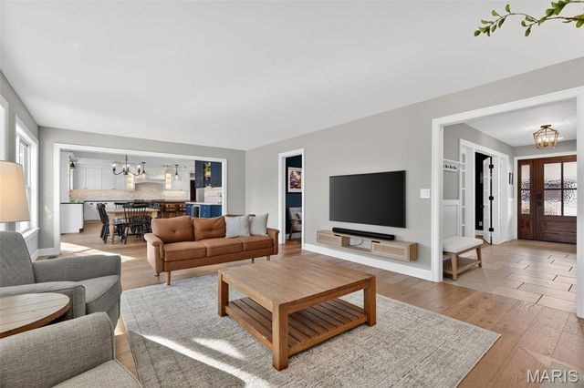 490 Oak Field Court, Washington, MO 63090