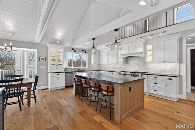 490 Oak Field Court, Washington, MO 63090