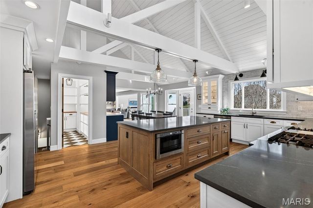 490 Oak Field Court, Washington, MO 63090