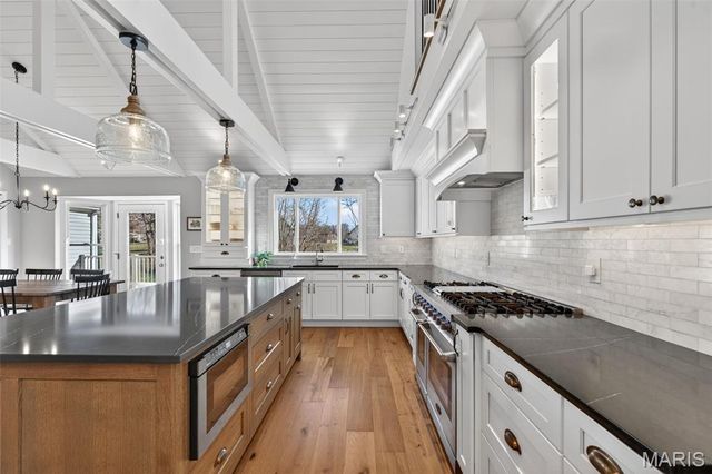 490 Oak Field Court, Washington, MO 63090