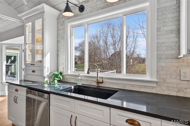 490 Oak Field Court, Washington, MO 63090