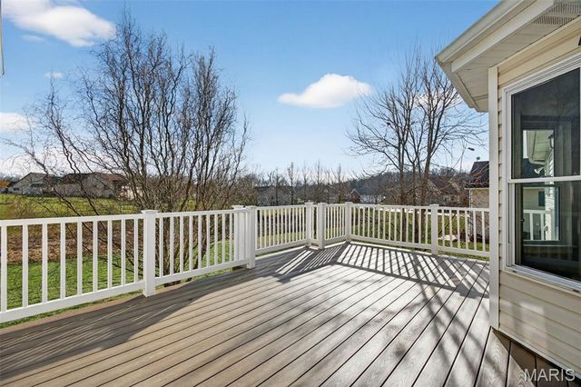 490 Oak Field Court, Washington, MO 63090