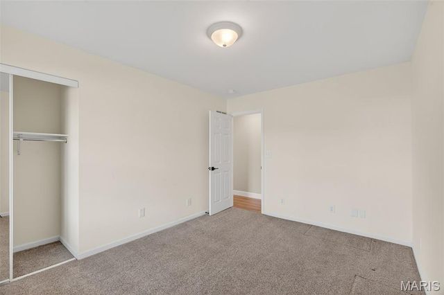 490 Oak Field Court, Washington, MO 63090