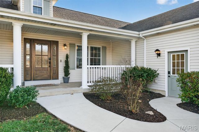 490 Oak Field Court, Washington, MO 63090