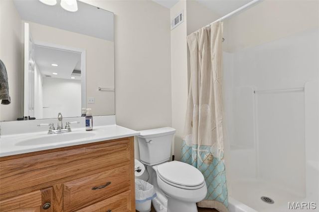 490 Oak Field Court, Washington, MO 63090