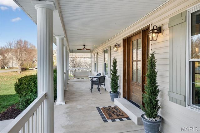 490 Oak Field Court, Washington, MO 63090