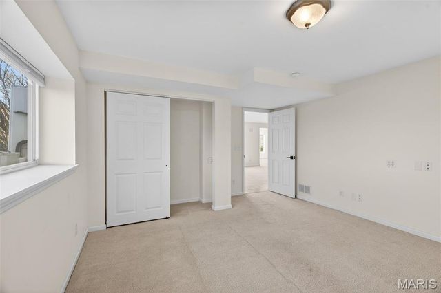 490 Oak Field Court, Washington, MO 63090