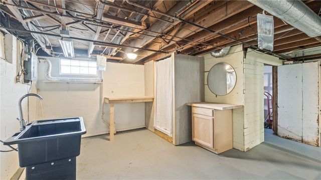 1423 Crestview Drive, Springfield, OH 45504