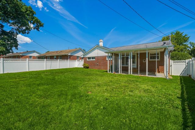 126 Willoughby Avenue, Huntington, WV 25705