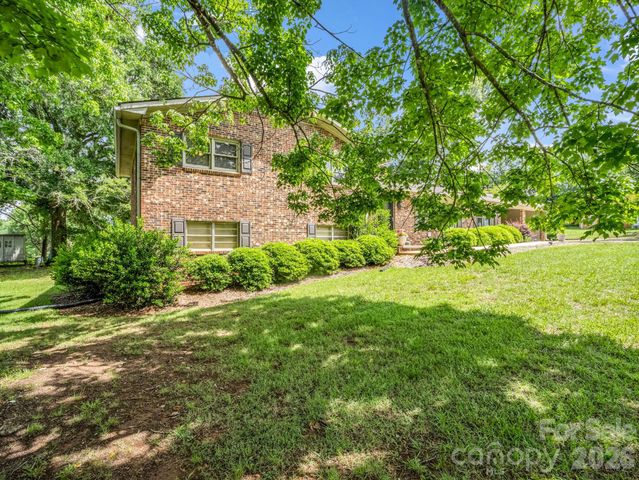 72 McEntire Road, Tryon, NC 28782