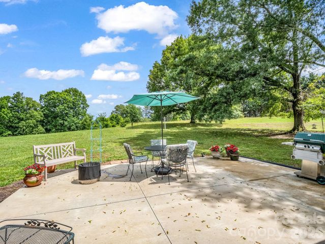 72 McEntire Road, Tryon, NC 28782