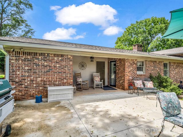 72 McEntire Road, Tryon, NC 28782