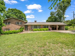 72 McEntire Road, Tryon, NC 28782