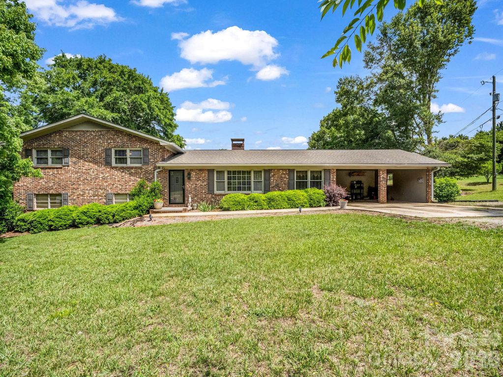 72 McEntire Road, Tryon, NC 28782