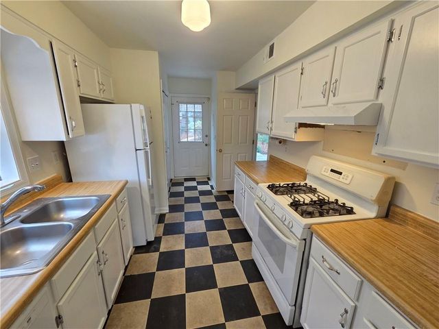 8 Old Decatur Circle, Decatur, GA 30030