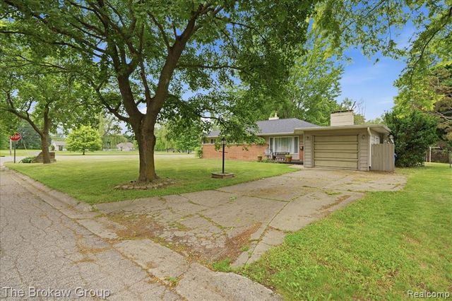 603 E Chelsea Circle, Davison, MI 48423