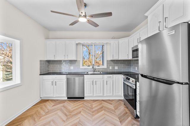 4 Bellview Road, Branford, CT 06405