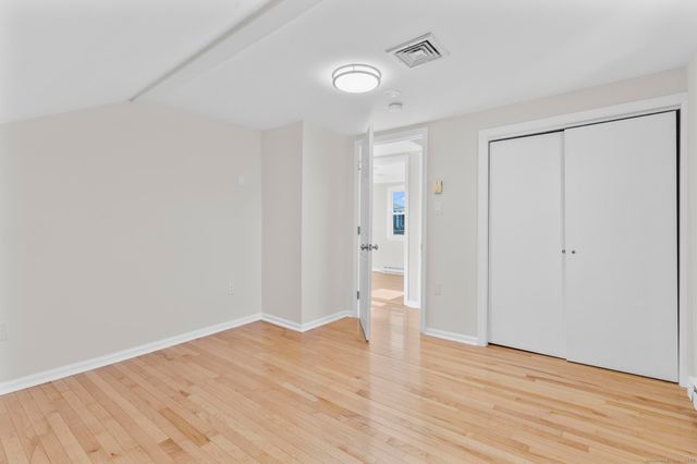 4 Bellview Road, Branford, CT 06405