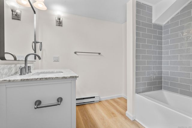 4 Bellview Road, Branford, CT 06405